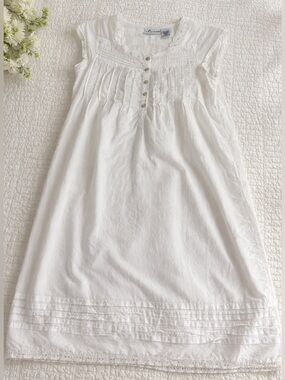 Vintage Cottagecore White Cotton Eyelet Lace Nightgown Dress Pintuck Cap Sleeve